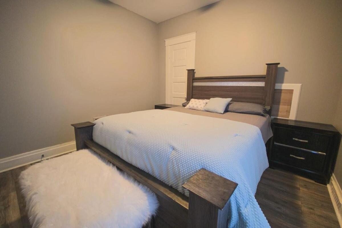 Large 6Br, 2 Bath In Niagara Falls Exterior photo