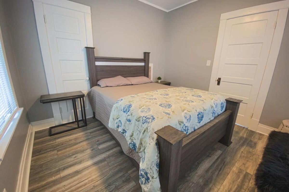 Large 6Br, 2 Bath In Niagara Falls Exterior photo